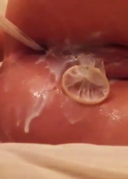 Sacandose los condones con semen+ VIDEOS 11
