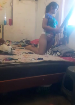 Enamoradita revisando que sus papás se vayan para COGER rico + VIDEO 12