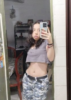 ENTENADA muestra su culito y conchita peladita + VIDEO 12