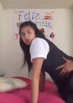 Colegiala le da el chiquito en su cumple + video 15