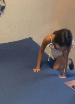 Le encuentra porno al hermano y ya saben que pasa. + Video 13