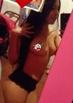 Putita caliente le manda packs y videitos 15