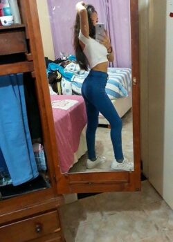 Flaquita adicta a grabarse manoseandose la CONCHITA 18