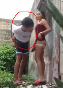 Mirando que no venga nadie para meterle la verga + VIDEO 10