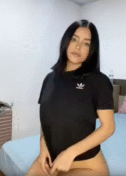 Peladita inexperta mostrando sus partes + video 16
