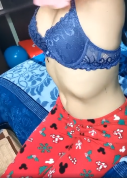 Cuñada CALIENTE NO LE IMPORTA QUE NOS DESCUBRAN 16