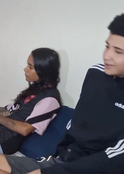 Un amigo travieso pide ver una película de anime con su amiga y terminan FOLLANDO 11