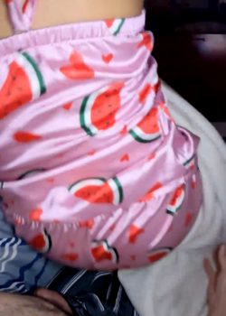 HERMANASTRA MORENA DE GRAN TRASERO que rico suena cuando la follo 11