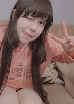 AMATEUR linda pequeña chica MASTURBÁNDOSE su pequeño coño fresco 9