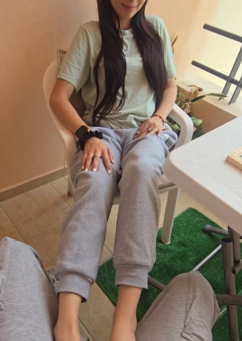 Me visita mi mejor amiga y le dan ganas que me la folle en el balcon AMATEUR 4