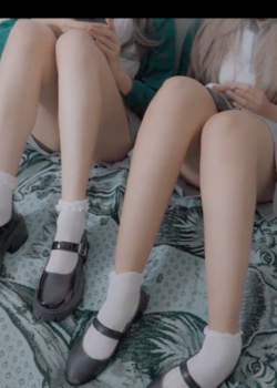SEXO entre TRES Estudiantes Se DETONA a las DOS AMIGAS 13