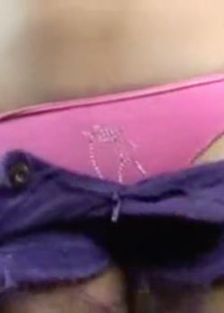 Adorable jovencita en calzones 12