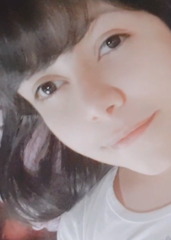 Chica virgen masturbándose 8