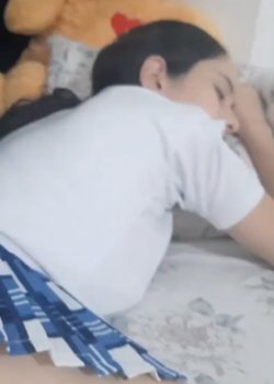 Porno de una colegiala donde tira con el padrastro 2