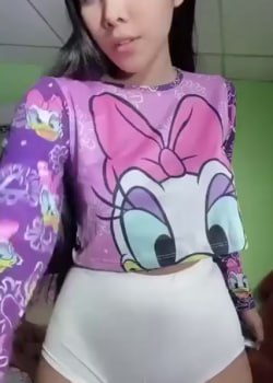 peladita con los calzones blancos muy caliente 15