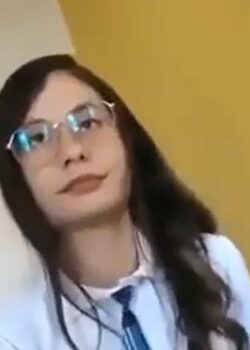 COLEGIALA de lentes tiene cara de INOCENTE 9