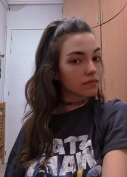 Primita Virgen con muchisimas ganas de follar 12